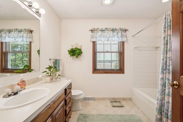 11415 N Lake Shore DRIVE, Mequon, WI 53092