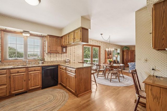 11415 N Lake Shore DRIVE, Mequon, WI 53092