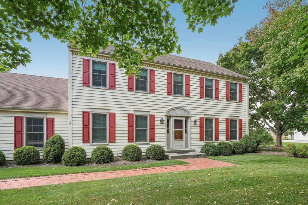 11415 N Lake Shore DRIVE, Mequon, WI 53092