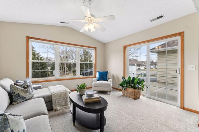 826 Roundhouse Street, Shakopee, MN 55379