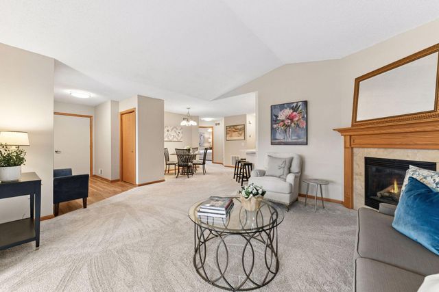 826 Roundhouse Street, Shakopee, MN 55379