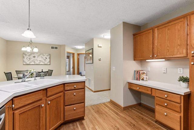 826 Roundhouse Street, Shakopee, MN 55379