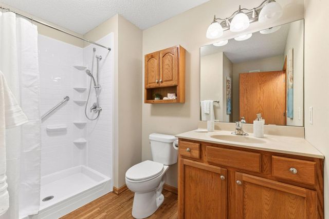 826 Roundhouse Street, Shakopee, MN 55379