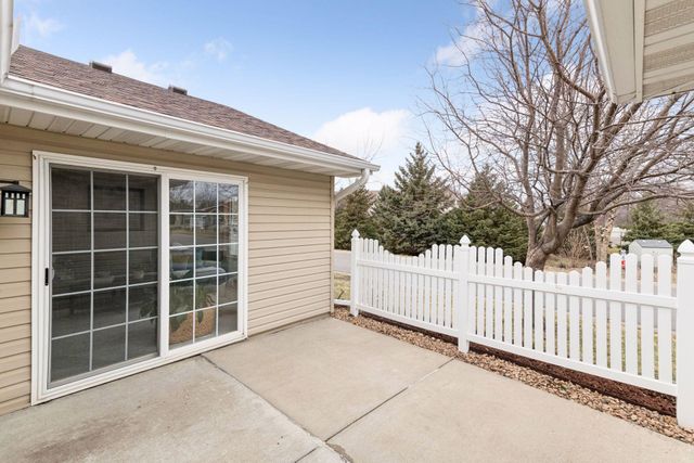 826 Roundhouse Street, Shakopee, MN 55379