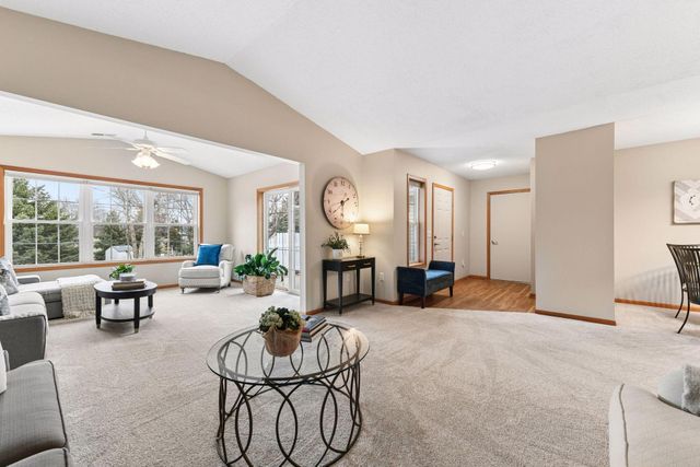 826 Roundhouse Street, Shakopee, MN 55379