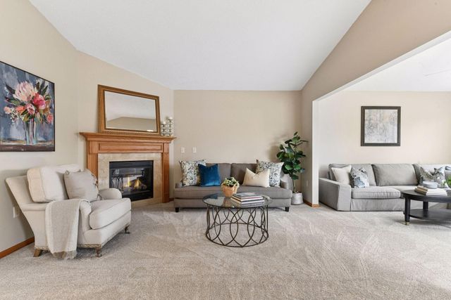 826 Roundhouse Street, Shakopee, MN 55379