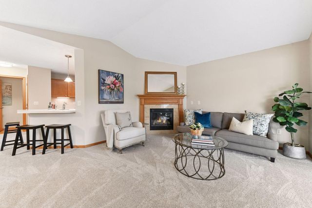 826 Roundhouse Street, Shakopee, MN 55379