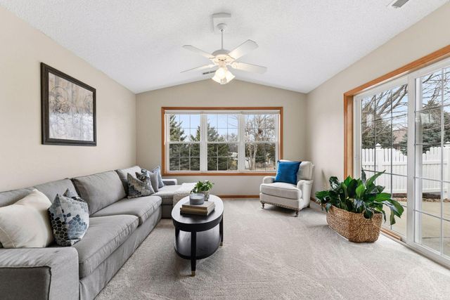 826 Roundhouse Street, Shakopee, MN 55379