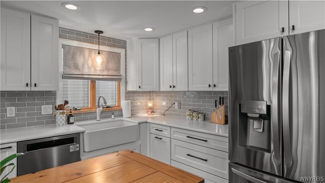 46 Brockmoore Drive, Amherst, NY 14051