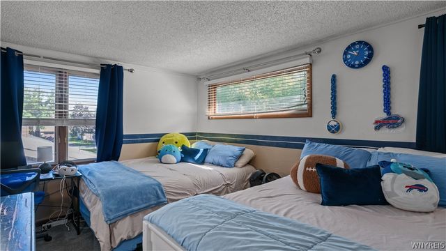 46 Brockmoore Drive, Amherst, NY 14051