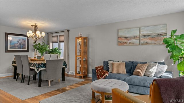 46 Brockmoore Drive, Amherst, NY 14051