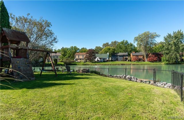 46 Brockmoore Drive, Amherst, NY 14051