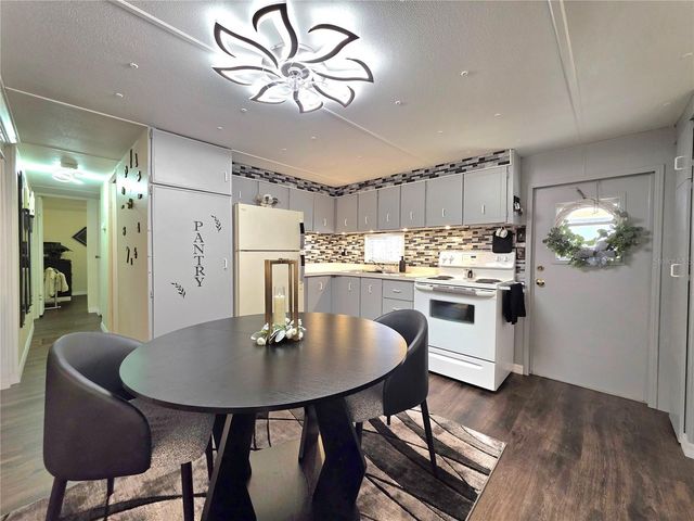 37135 SANDRA AVENUE, Zephyrhills, FL 33542