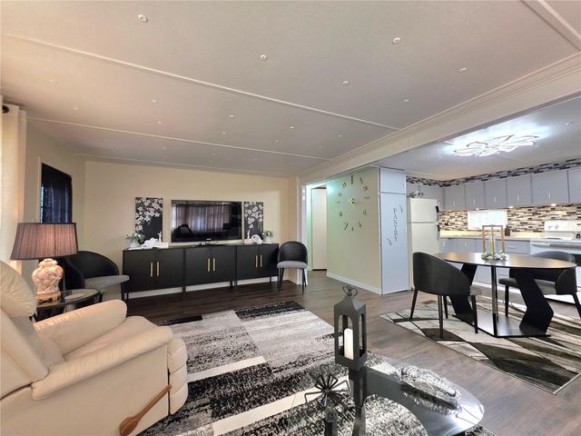 37135 SANDRA AVENUE, Zephyrhills, FL 33542