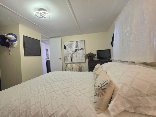 37135 SANDRA AVENUE, Zephyrhills, FL 33542