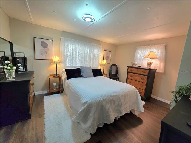 37135 SANDRA AVENUE, Zephyrhills, FL 33542