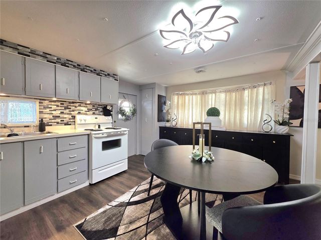 37135 SANDRA AVENUE, Zephyrhills, FL 33542