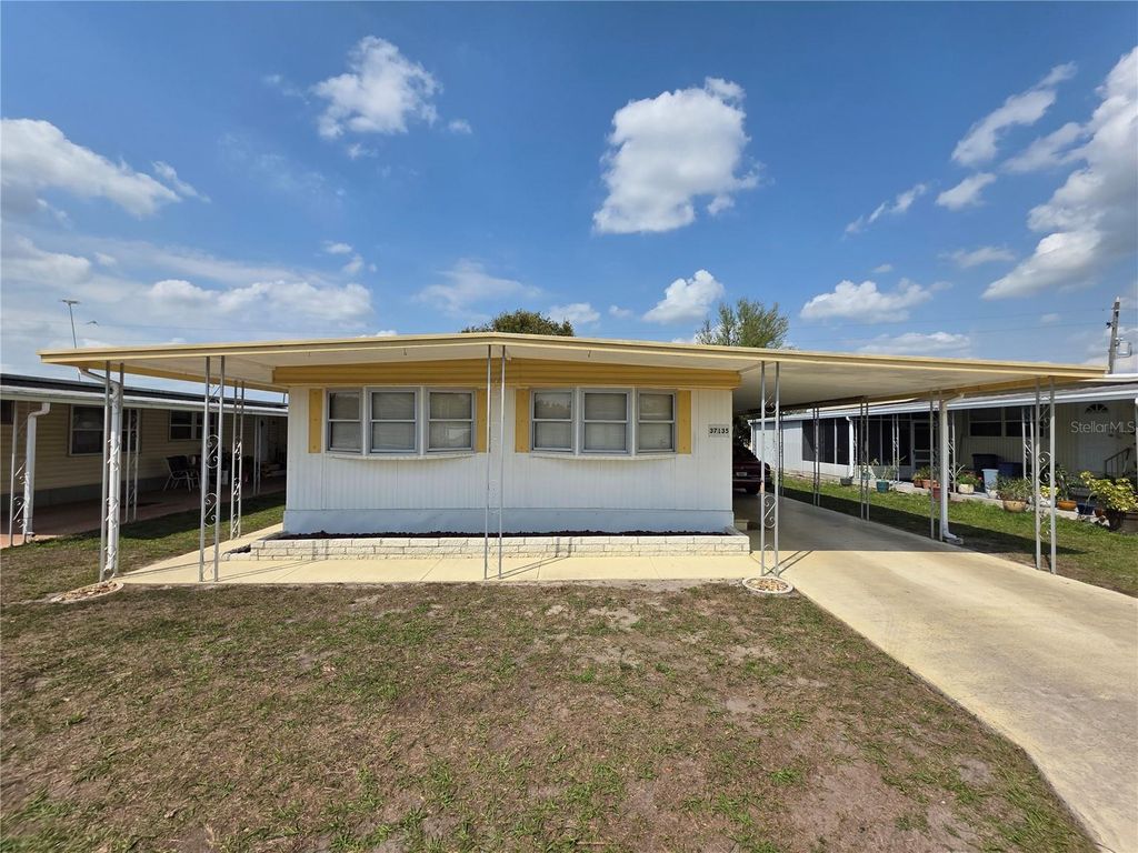 37135 SANDRA AVENUE, Zephyrhills, FL 33542
