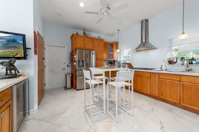 1516 SE 10TH Street, Deerfield Beach, FL 33441