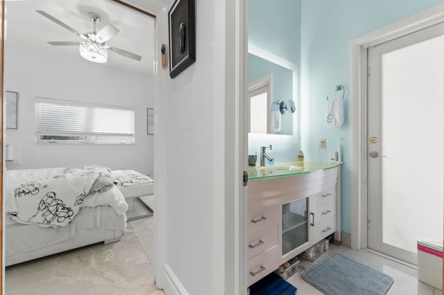 1516 SE 10TH Street, Deerfield Beach, FL 33441