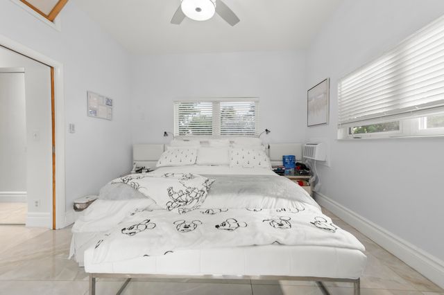 1516 SE 10TH Street, Deerfield Beach, FL 33441