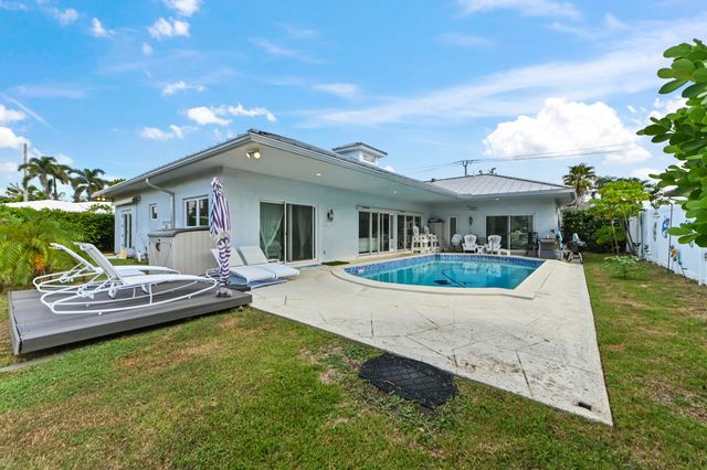 1516 SE 10TH Street, Deerfield Beach, FL 33441
