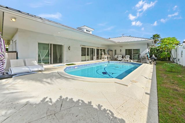 1516 SE 10TH Street, Deerfield Beach, FL 33441