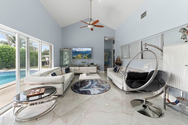 1516 SE 10TH Street, Deerfield Beach, FL 33441