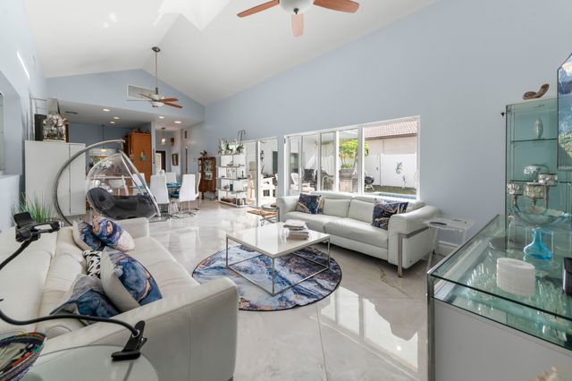 1516 SE 10TH Street, Deerfield Beach, FL 33441