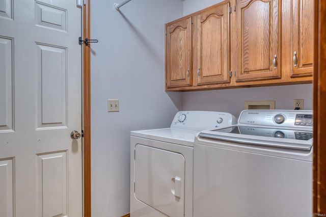 2611 Conestoga Court, Newburgh, IN 47630