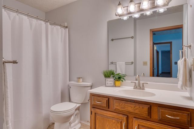 2611 Conestoga Court, Newburgh, IN 47630