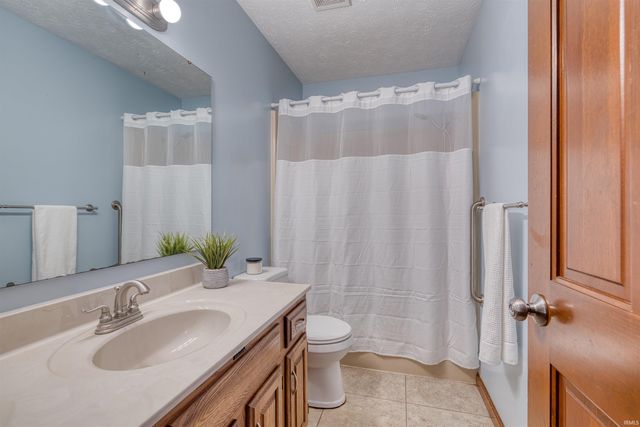 2611 Conestoga Court, Newburgh, IN 47630