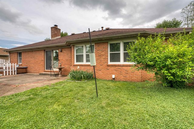 2611 Conestoga Court, Newburgh, IN 47630