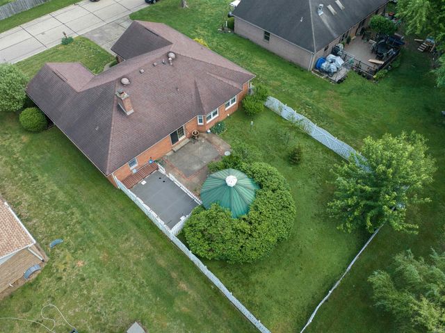 2611 Conestoga Court, Newburgh, IN 47630