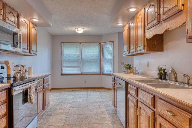 2611 Conestoga Court, Newburgh, IN 47630