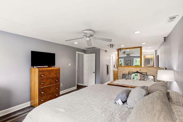 536 SUNHAVEN DR, Clayton, NJ 08312