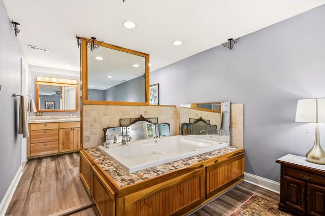536 SUNHAVEN DR, Clayton, NJ 08312