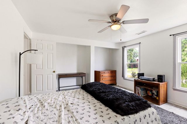 536 SUNHAVEN DR, Clayton, NJ 08312