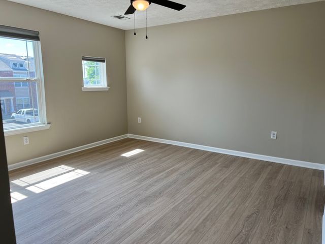 1022 Somerset Springs Dr, Spring Hill, TN 37174