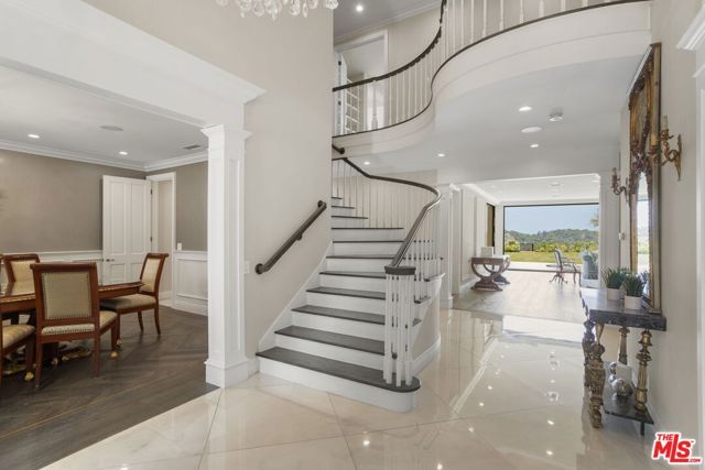 15515 Collina Strada, Los Angeles, CA 90077