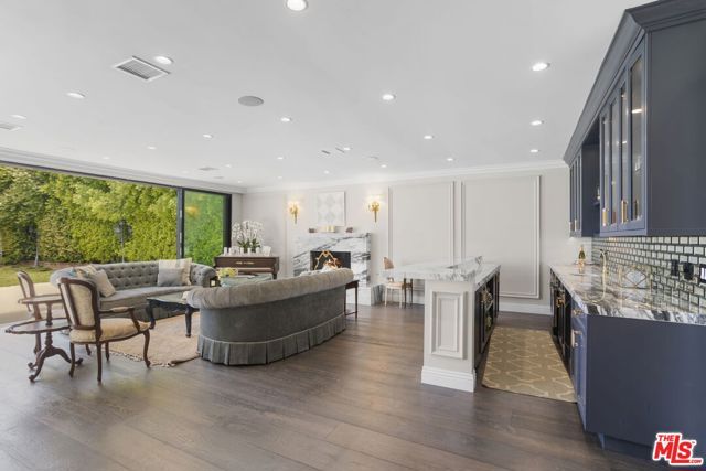 15515 Collina Strada, Los Angeles, CA 90077