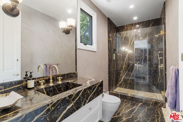 15515 Collina Strada, Los Angeles, CA 90077