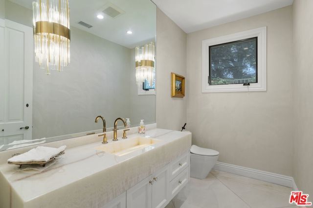 15515 Collina Strada, Los Angeles, CA 90077