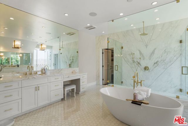 15515 Collina Strada, Los Angeles, CA 90077