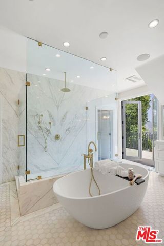 15515 Collina Strada, Los Angeles, CA 90077