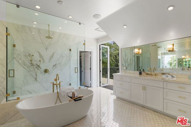 15515 Collina Strada, Los Angeles, CA 90077