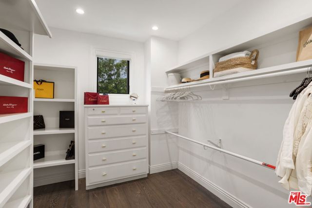 15515 Collina Strada, Los Angeles, CA 90077