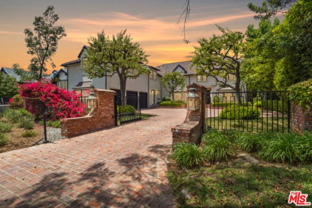 15515 Collina Strada, Los Angeles, CA 90077