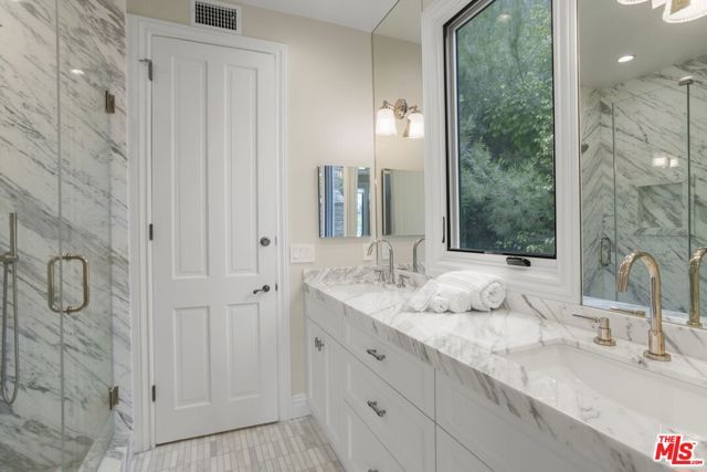 15515 Collina Strada, Los Angeles, CA 90077