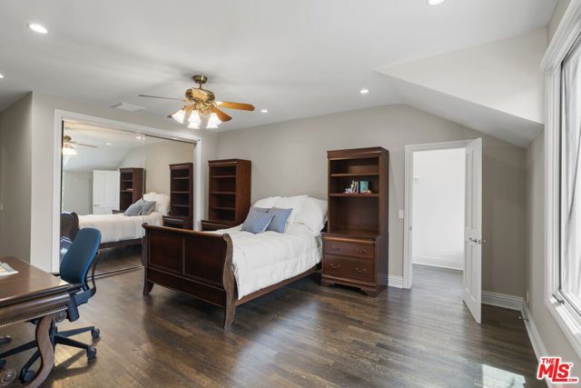 15515 Collina Strada, Los Angeles, CA 90077